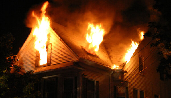 Brand-Wasser Rauchschaden